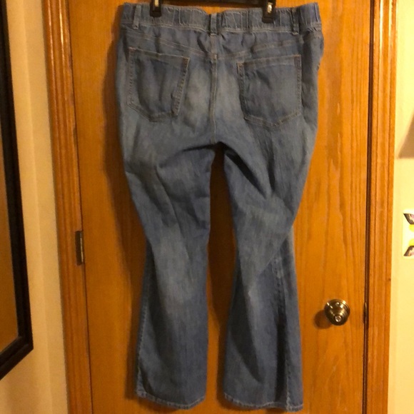 Maternity Jeans 👖. Clean! Never Wore. Boot Cut! - Picture 2 of 3